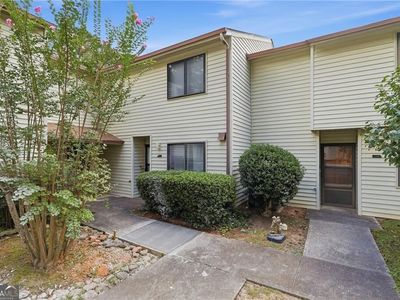 1144 Country Ct