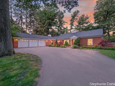 480 E Circle Dr
