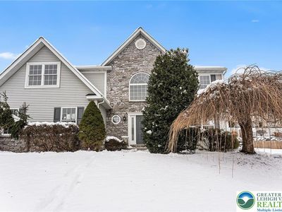 Property at 114 Farm View Ct, Douglassville, PA