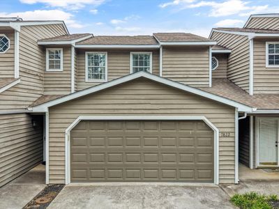 7822 Village Dr