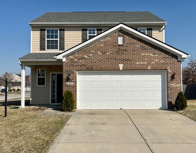 15453 Old Pond Cir