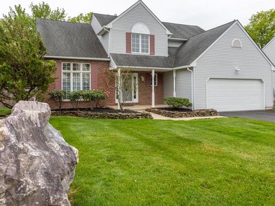 215 E Flagstone Dr