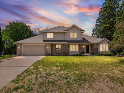 5705 Lois Ln