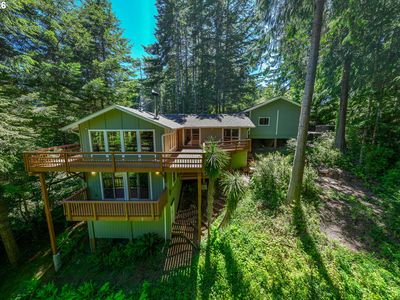 4995 Lake Dr