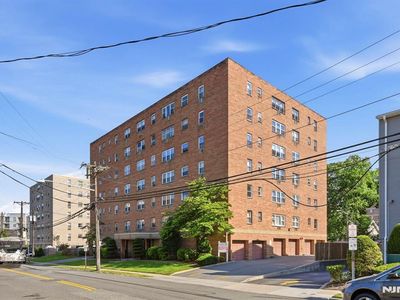 25 Jefferson St APT 2F