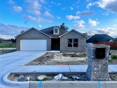 5827 Coldspring Ln