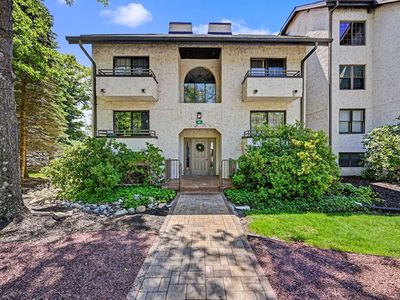 45 Midlake Dr #102