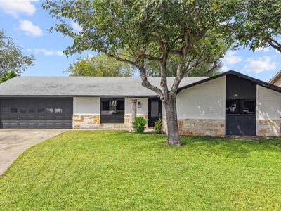 1718 Redbud Ave