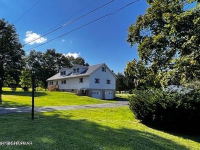 203 Center Rd
