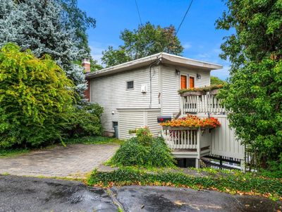 33 Stony Brook Rd