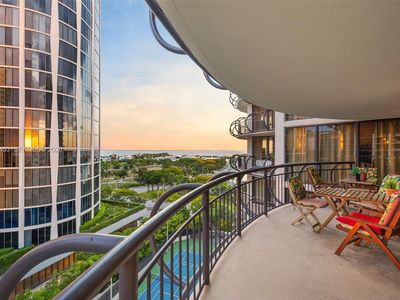 2843 S Bayshore Dr APT 11F