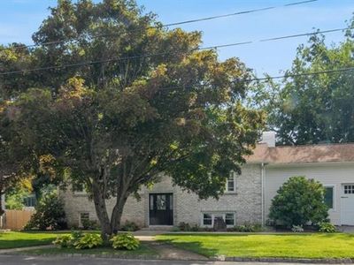 23 Woodcrest Dr