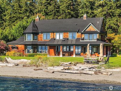 5844 Mutiny Bay Road