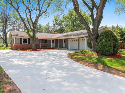 281 Roselawn Blvd