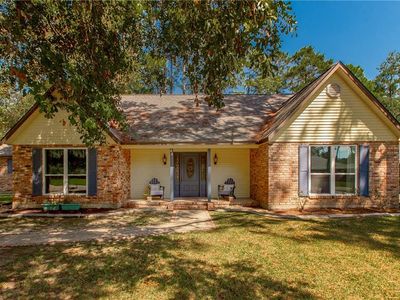 44 Laura Dr