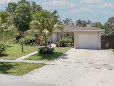 5045 SW 10th St
