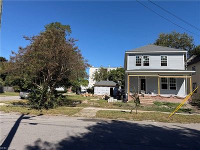 324 W 30th St