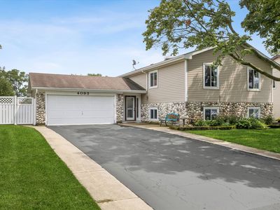 4093 Bayside Dr