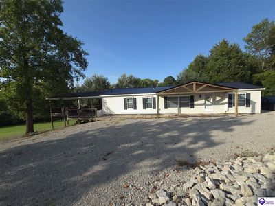 52 Lakeside Dr