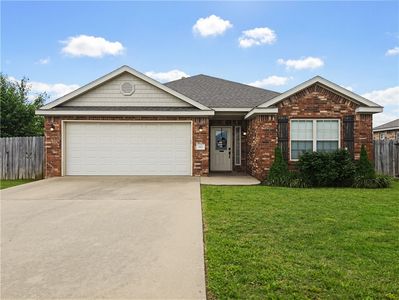 693 Olivia Ln