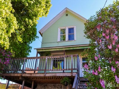 1013 Elm St