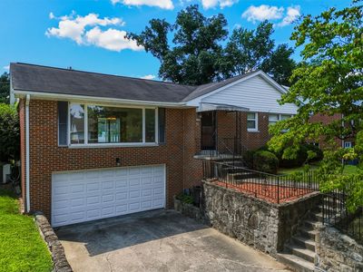 126 Willoughby Ave