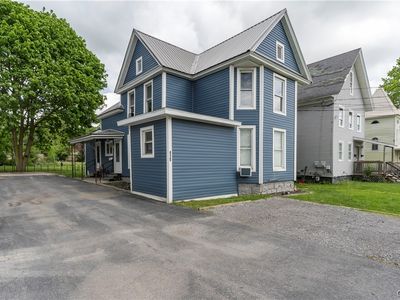 415 E Main St