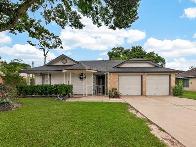 13726 Eastbourne Dr