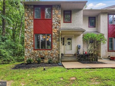 330 Westbriar Dr