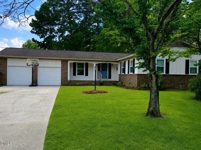 1002 E Maplewood Dr