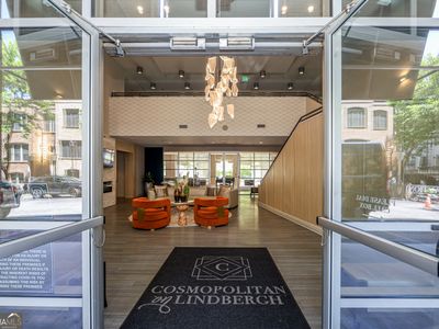 711 Cosmopolitan Dr #338