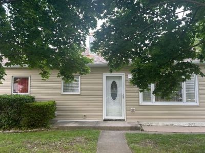 3313 Fairview Ave
