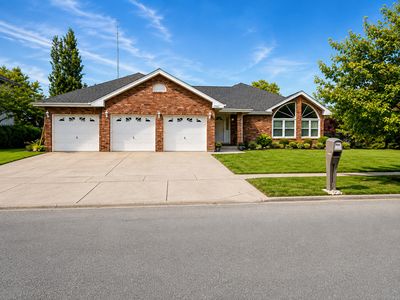 19451 Stonehenge Dr