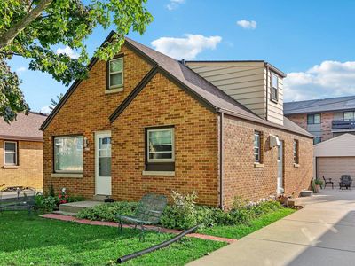 4570 South Ahmedi AVENUE