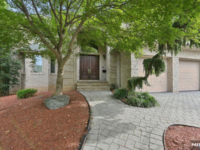 17 Bayview Avenue