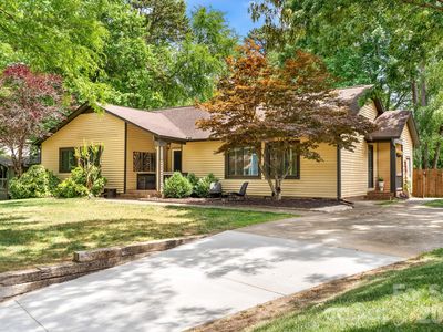 8700 Lorraine Dr