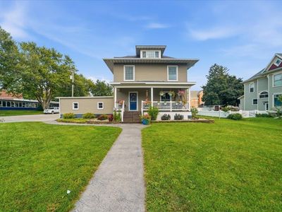 218 3rd Ave NE