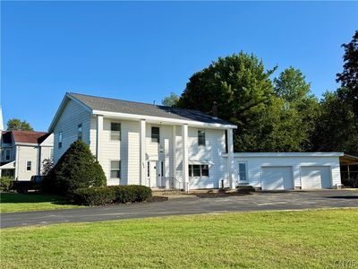 2872 Main St