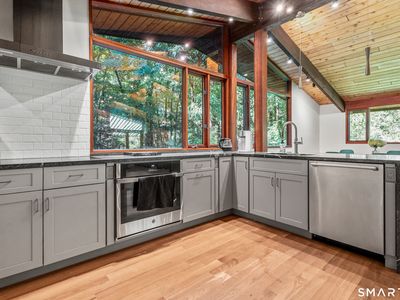 Property at 6 Great Pond Lane, Redding, CT