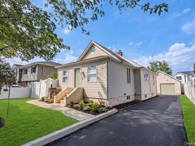 31 Cherry Avenue