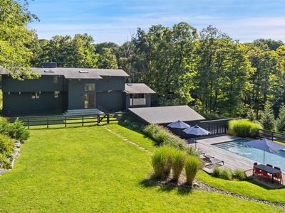 21 Black Spring Road