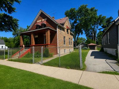 234 W 105th Pl