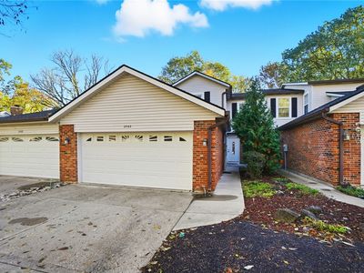 2542 Valais Ct