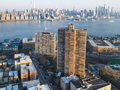 6040 Blvd East APT 6H