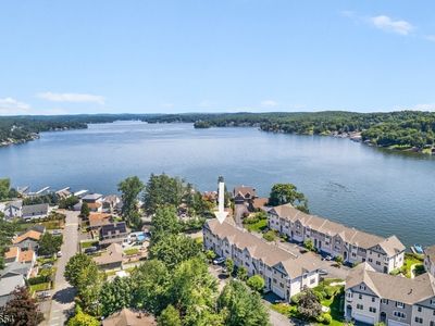 33 Catamaran Ct