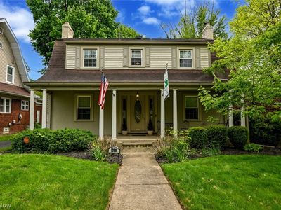 1390 Delia Ave