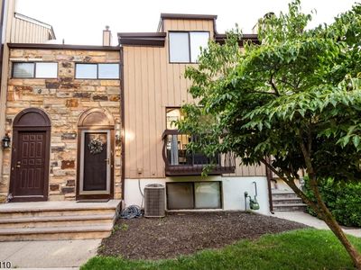 49 Bennington Sq