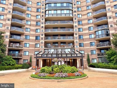8370 Greensboro Dr APT 218