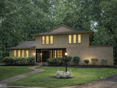 712 Loch Ness Cir