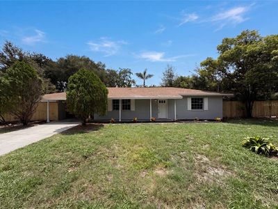 585 Hewett Dr